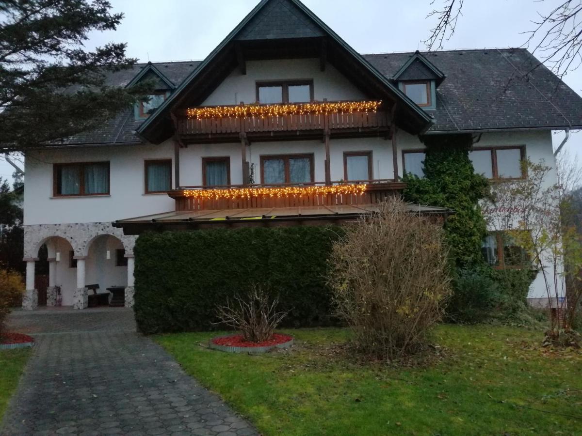 Pension Arkadenhof Fürstenfeld Exteriér fotografie